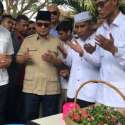 Berziarah Di Kuburan Massal, Prabowo Doakan Korban Tsunami Aceh 2004