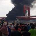 Kapal Meledak dan Terbakar Di Bawah Jembatan Ampera
