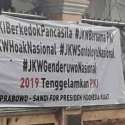Spanduk #JKWBersamaPKI Cari Simpati Di Tengah Penurunan Elektabilitas
