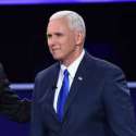 Belajar Dari Senyuman Dan Ketenangan Mike Pence