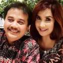 Roy Suryo Dampingi Istri Di RS Saat Mobilnya Dilempari Batu
