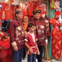 Tahun Baru Imlek, Anies Borong Baju Ceongsam Untuk Keluarga