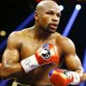 De La Hoya Beri Tawaran yang Sulit Ditolak Mayweather
