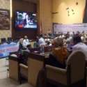 Amien Rais Cs Belum Datang, Relawan Prabowo-Sandi Berselfi Ria