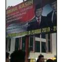 Viral, Warga Tolak Penurunan Baliho Prabowo-Sandi Oleh Aparat