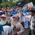 Aksi Emak-Emak Tuntut Pemilu Jurdil Sampai 30 Hari Ke Depan
