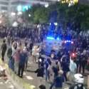 Aparat Brimob Mulai Tembakkan Peluru Karet Bubarkan Massa Di MH Thamrin