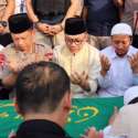 Ketua MPR Ikut Jemput Jenazah Ustad Arifin Ilham Di Bandara