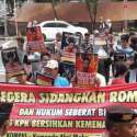 Massa Kompas Geruduk Gedung KPK, Segera Sidang Romahurmuziy!