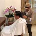 Sambut Lebaran, Rambut Presiden Jokowi Dirapikan Mas Jum