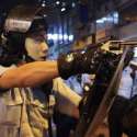 Polisi Hong Kong Mulai Pakai Tembakan Air Halau Demonstran