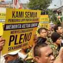 AMPG Yang Demo Di DPP Golkar Diduga Massa Bayaran