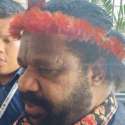 Lenis Kogoya: Tokoh Papua Yang Diundang Ke Istana Disegani Semua