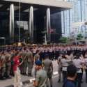 Ratusan Korps Bhayangkara Kawal Gedung KPK