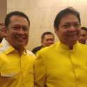 Pertemuan Hangat Airlangga Hartarto Dan Bamsoet Di Malam Penghargaan Kader Golkar