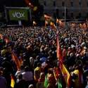 Kibarkan Bendera Spanyol, Puluhan Ribu Demonstran Tidak Ingin Catalunya Berpisah