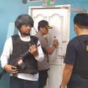 Densus 88 Gerebek Kontrakan Terduga Teroris Kelompok Abu Zee Di Tambun