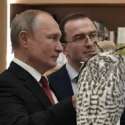 Kunjungi UEA, Putin Bawa Elang Pemangsa Untuk Putra Mahkota