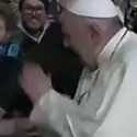 Tampar Tangan Seorang Wanita, Paus Fransiskus Minta Maaf
