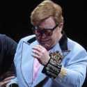 Tak Bisa Lanjutkan Konser Karena Pneumonia, Elton John Pun Menangis