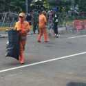 Tak Sampai 10 Menit, Jalan Medan Merdeka Barat Steril Dari Sampah