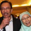 Mahathir Mundur, Istri Anwar Ibrahim Jadi PM Malaysia Perempuan Pertama