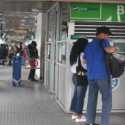 Mulai Besok Transjakarta Menutup Pelayanan Uang Tunai, Penumpang Bisa Isi Saldo Lewat Kartu Debit