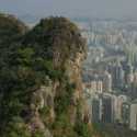 Hindari Corona, Warga Hong Kong Berbondong-bondong Mendaki Gunung