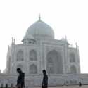 India Tutup Taj Mahal, Suspect Corona Diberi Gelang 