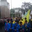 Lima Tuntutan Mahasiswa BEM SI Di Depan Gedung DPR