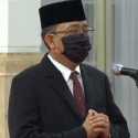 Sesuai Kepercayaan Hindu, I Dewa Kade Wiarsa Raka Sandi Ucap Sumpah Jabatan Sebagai Komisioner KPU RI