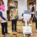 Maksimalkan Penanganan Covid-19, Gubernur Khofifah Serahkan 40 Ventilator dan CPAP Ke 20 RS Rujukan