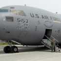 Pesawat Angkut Militer C-17 AS Membawa Paket Pertama 50 Ventilator Untuk Rusia