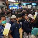 Transportasi Dilonggarkan, Terminal 2 Bandara Soetta Dipadati Penumpang