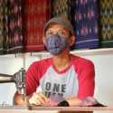 Bantu Juru Parkir, Pengrajin Tenun Ikat Di Kediri Ciptakan Masker Risleting