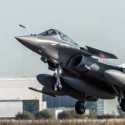 Lima Jet Tempur Rafale Prancis Mendarat Mulus Di Pangkalan Udara India