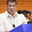 Bukan Guyonan, Duterte Sarankan Warga Bersihkan Masker Dengan Bensin