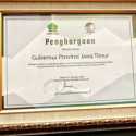 Lawan Covid-19 Dengan Pendekatan Sains Dan Spiritual, Gubernur Khofifah Terima Penghargaan Dari Kemenag