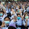 Acungkan Tiga Jari, Ratusan Siswa SMA Di Thailand Tuntut Reformasi Pendidikan