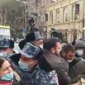 Massa Kembali Turun Ke Jalan Tuntut PM Armenia Nikol Pashinyan Mengundurkan Diri