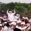Habib Rizieq Datang Bersama Istri Dan 2 Anak Perempuan