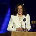Menyingkap Makna Kuat Di Balik Setelan Putih Yang Dikenakan Kamala Harris