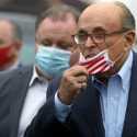 Trump Di Twitter: Rudy Giuliani Positif Terpapar 'Virus China'