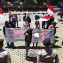 Demonstran Desak KPK Periksa Politisi Gerindra Dan Golkar Pemilik PT MKS Terkait Ekspor Benih Lobster