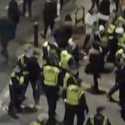 Bentrok Di Pub London Saat Polisi Bubarkan Ratusan Orang Yang Minum Bersama, Tujuh Orang Ditangkap