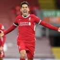 Sundulan Emas Bobby Bawa Liverpool Kembali Ke Puncak
