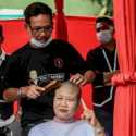 Rayakan Kemenangan Eri-Armudji, Ratusan Kader Dan Relawan PDIP Surabaya Gelar Cukur Massal