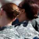 Gebrakan Baru, Pentagon Ijinkan Tentara Wanita Memanjangkan Rambut Dan Bersolek