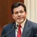 Mantan Jaksa Agung AS  Alberto Gonzales Ingatkan Perlunya Kontrol Dominasi Platform Sosial Media Dari Pemerintah