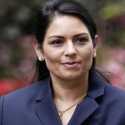 Priti Patel Tangkis Pernyataan Mantan Pejabat Tinggi Soal Aturan Karantina Inggris